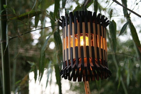 ξυλινο φωτιστικο